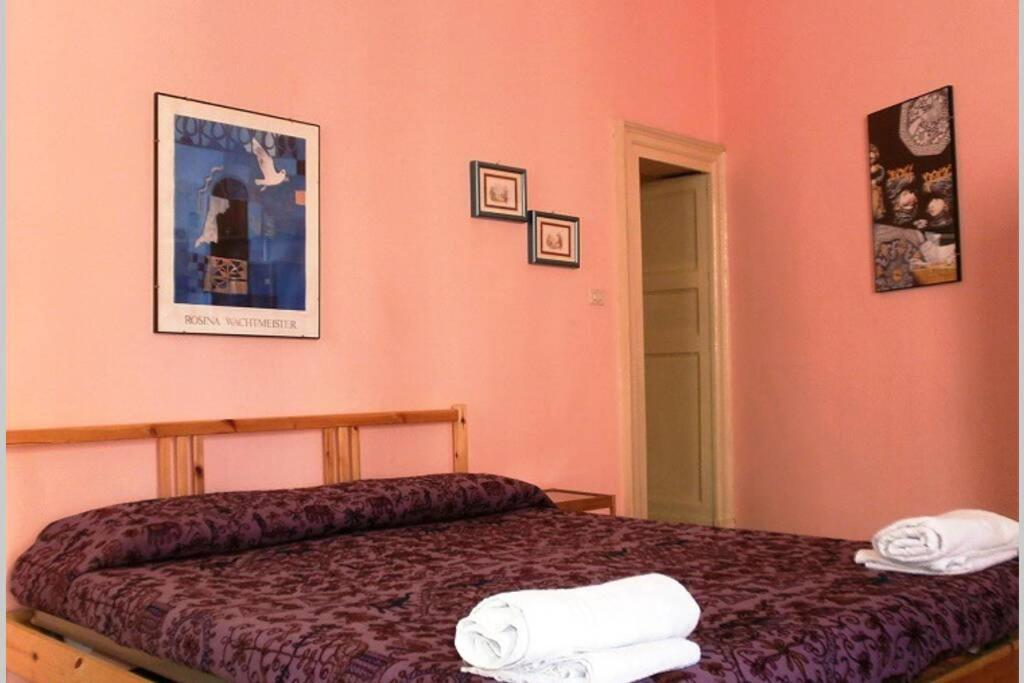 Three Rooms Near Central Station Catánia Buitenkant foto